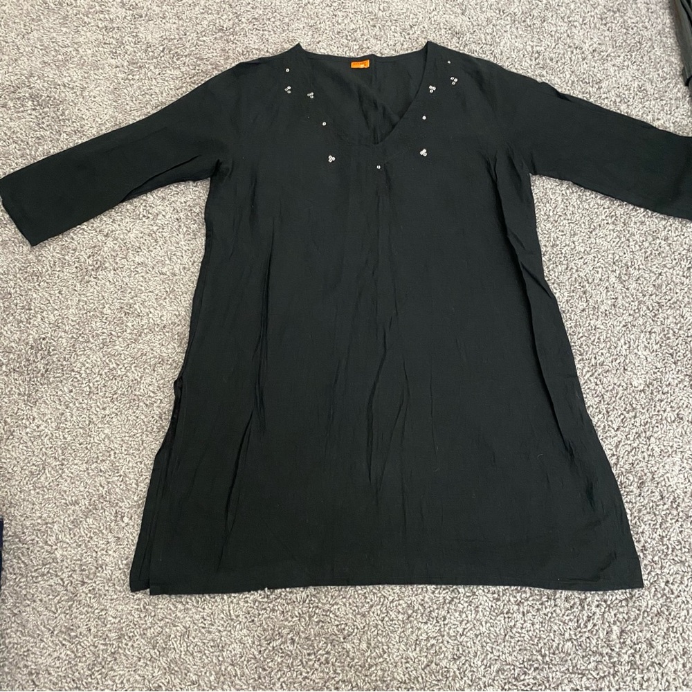Black Women’s Swim Cover Up - size M